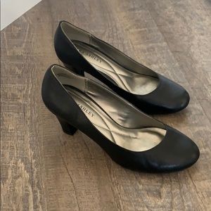 Laura Ashley Black Simple Heels